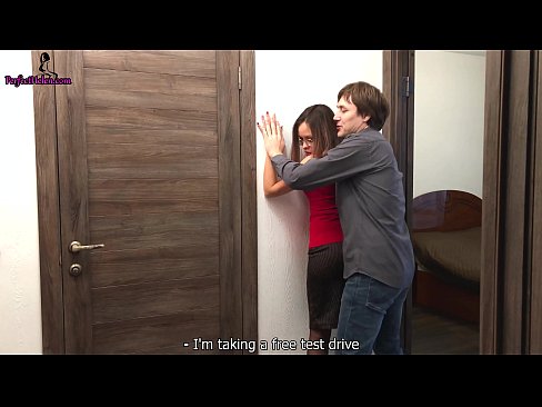 ❤️ සරාගී රියල්ටර් ඇගේ මහල් නිවාසය විකුණමින් සිටියදී ඇගේ පුකට සංවේදී ලෙස කම්පා කරයි - ක්‍රෙම්පායි ❤❌ ලස්සන අසභ්‍ය අපෙන්% si.pornpk.ru%